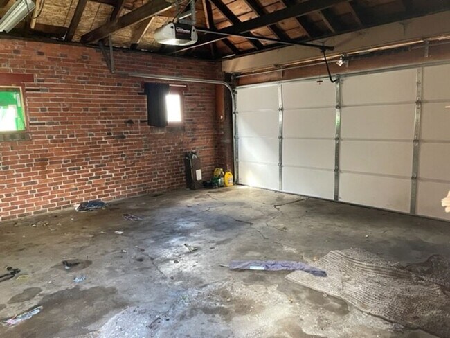 Building Photo - 2558 N 5th St