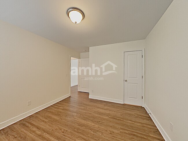 Building Photo - 5056 Trailwater Dr