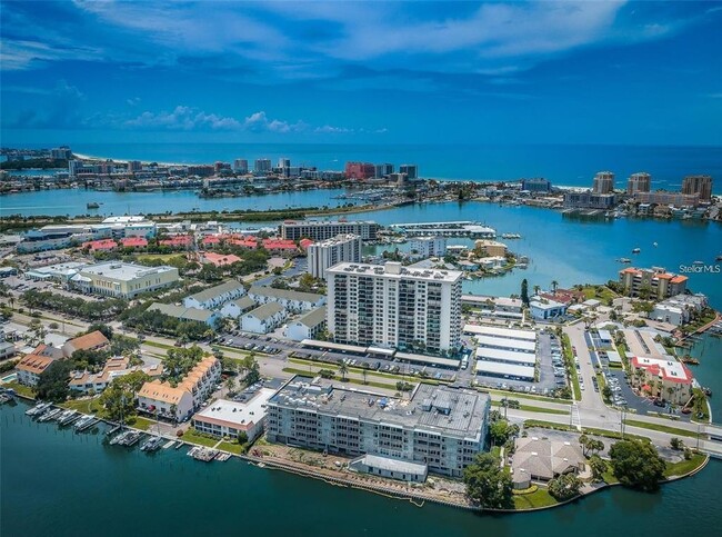 Building Photo - 400 Island Way