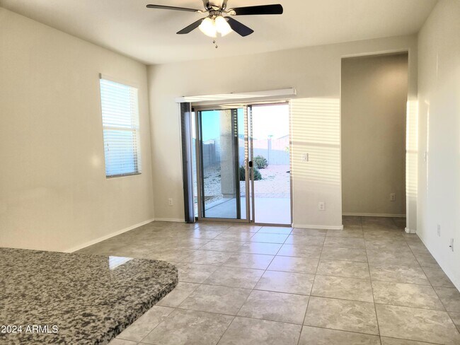 Building Photo - 11418 E Cliffrose Ln