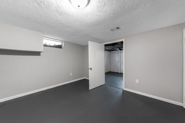 Building Photo - Cozy 3 Bedroom Ranch