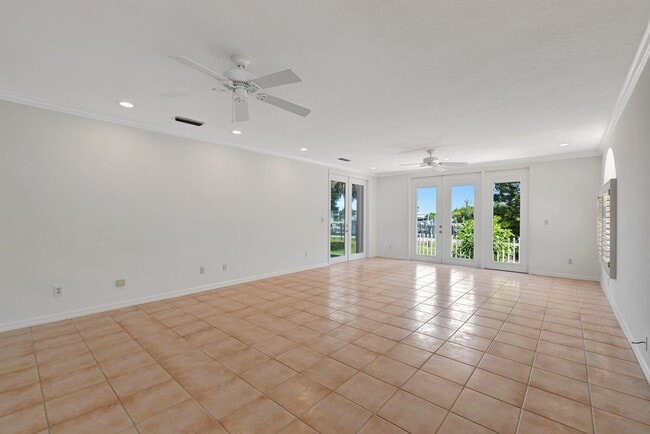 Building Photo - 163 Pepper Ln