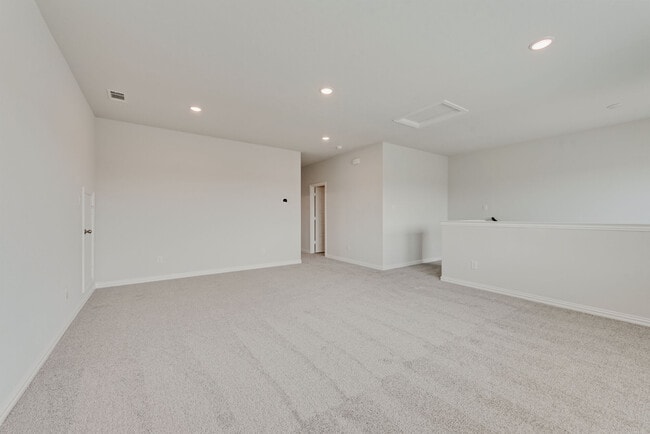 Building Photo - 3404 Riverlawn Dr