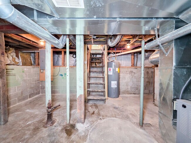 Building Photo - 1208 Koenigstein Ave