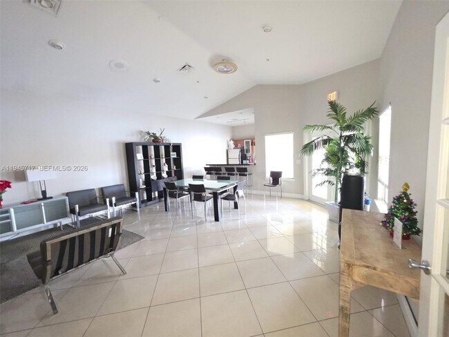 Building Photo - 12730 Vista Isles Dr