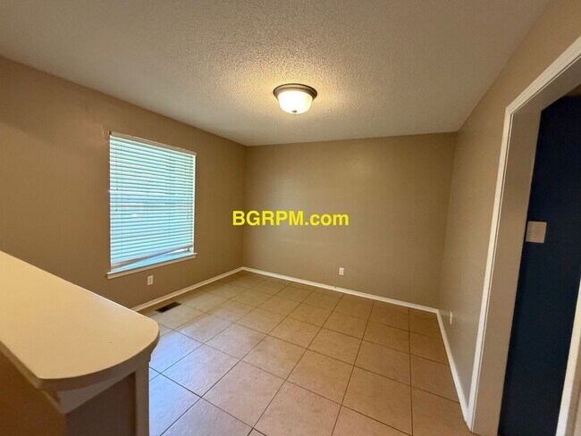 Building Photo - 119 Foxdell Cir