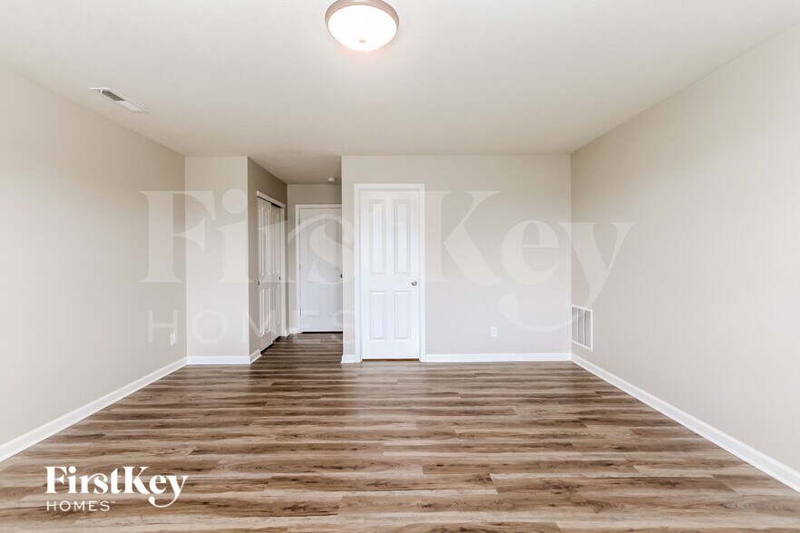 Building Photo - 8116 Borland Dr