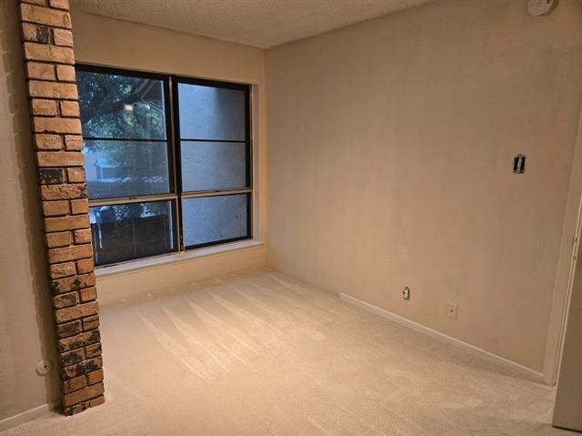 Building Photo - 2015 Warnford Pl