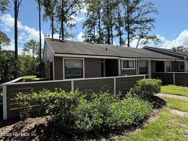 Building Photo - 8348 Westover Ct