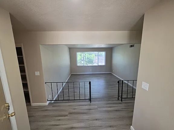 Building Photo - This charming newly renovated home has 3 bedrooms and 2 full bathroom.