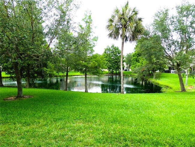 Building Photo - 11237 Kapok Grand Cir