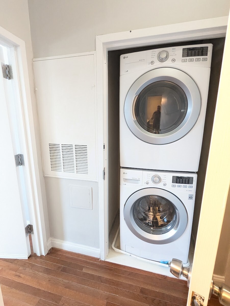 Washer/Dryer - 2024 N Calvert St