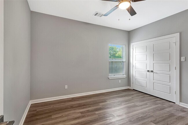 Building Photo - 6824 Dumble St