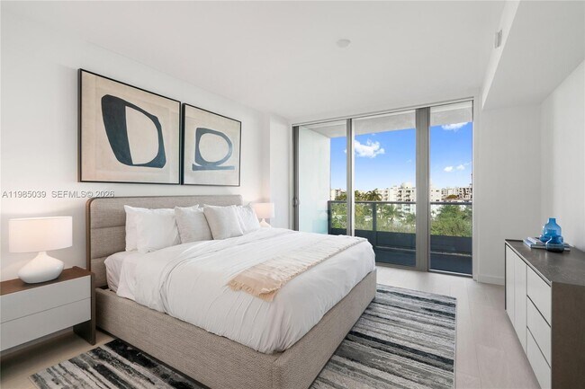 Building Photo - 9201 E Bay Harbor Dr