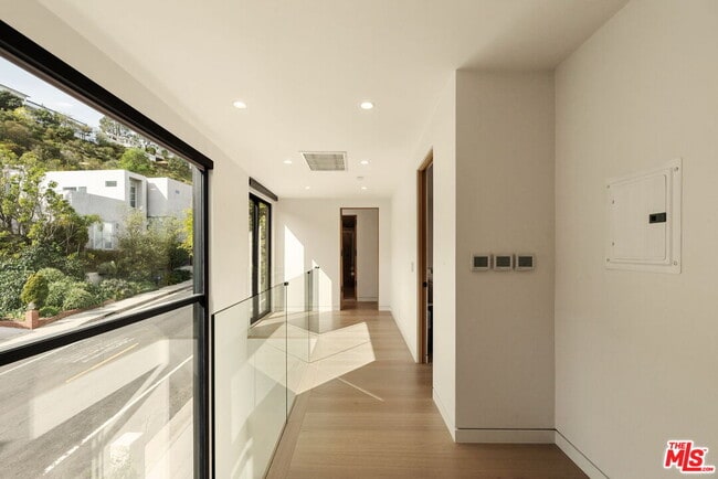 Building Photo - 2422 Apollo Dr