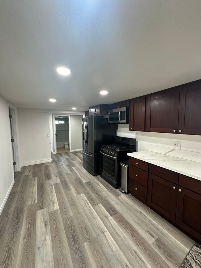 Building Photo - 2339 Van Ness Ave