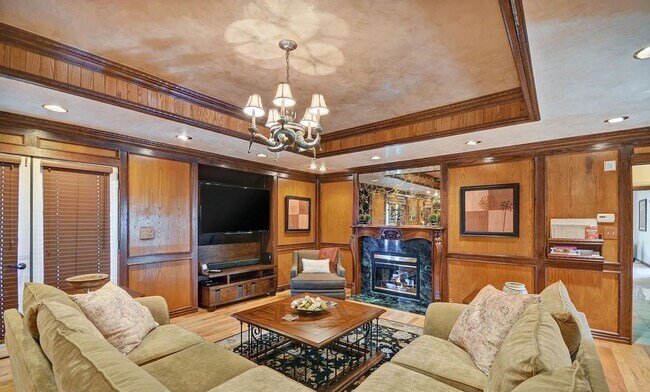 Building Photo - STUNNING LUXURY HOME WITH GORGEOUS SETTING IN WONDERFUL ORINDA!