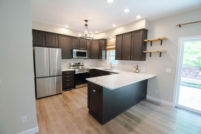 Building Photo - 2107 Ponderosa Dr SW