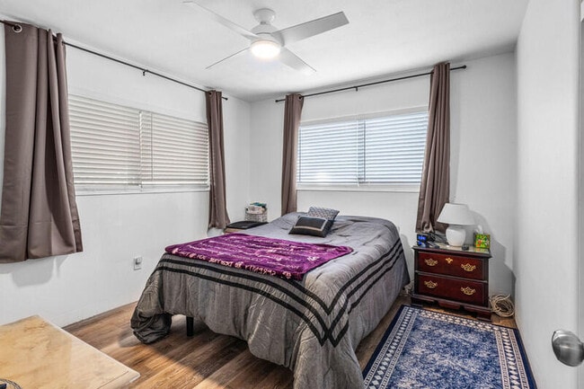 Building Photo - 4780 NE 8th Terrace