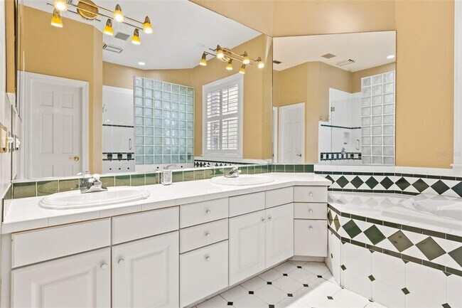 Building Photo - 6445 Renwick Cir