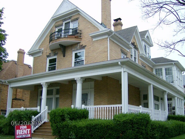 Building Photo - 544 E Pearl St