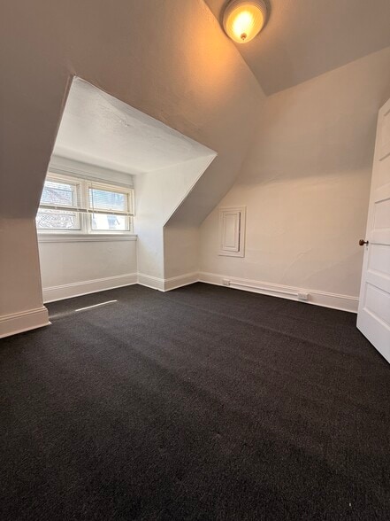 Building Photo - 1605 DeKalb St