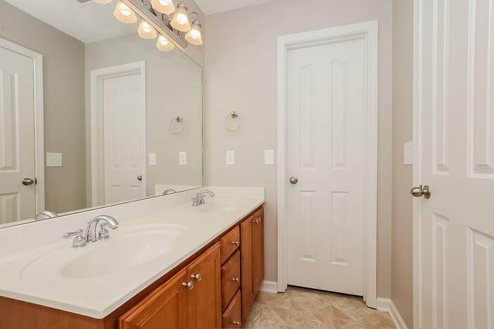 Building Photo - 3250 Prater Ct