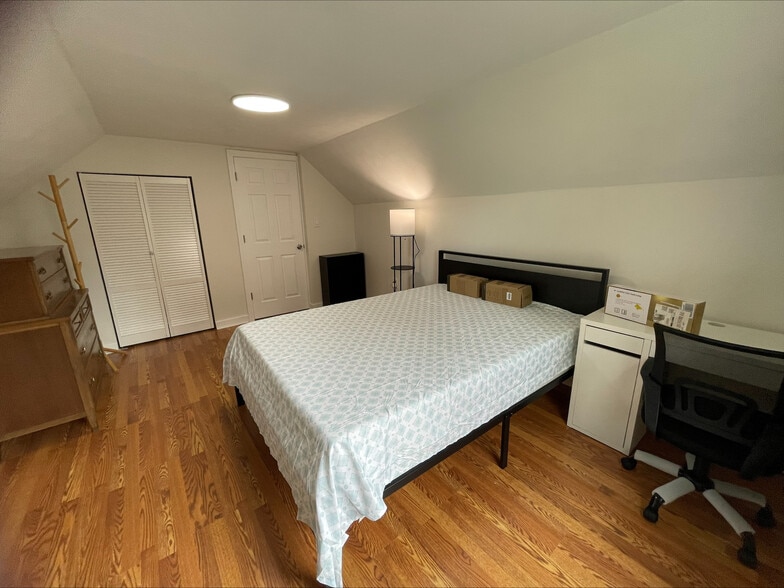 Building Photo - 349 Quinnipiac Ave