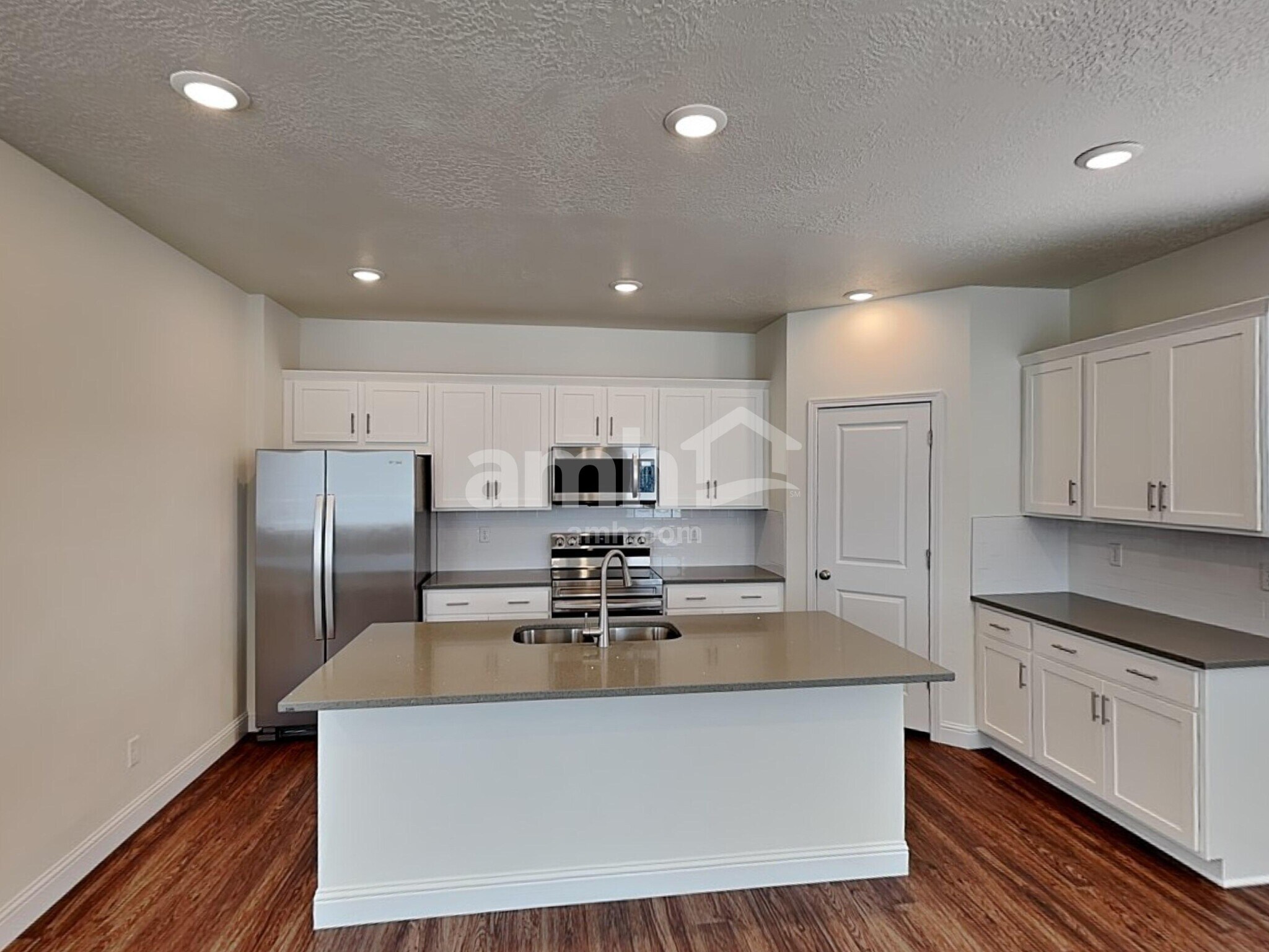 Building Photo - 7401 S Copper Rim Dr