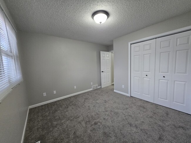 Building Photo - 5011 4th Ave N