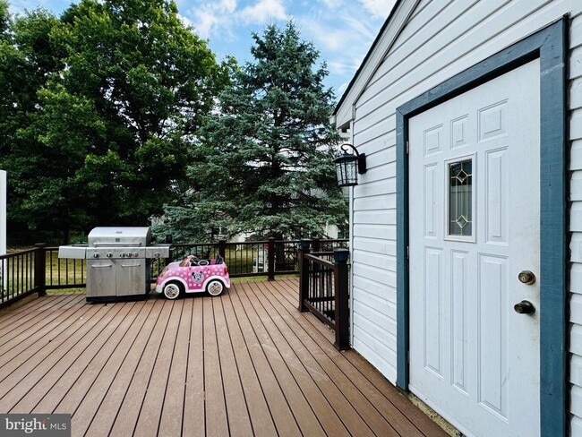 Building Photo - 137 Krista Ct