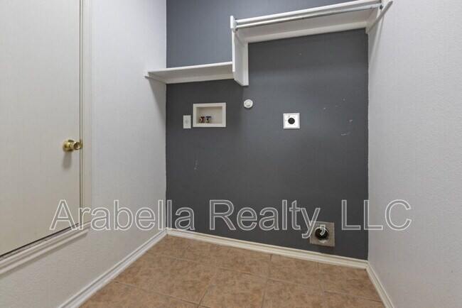 Building Photo - 5109 Brookline