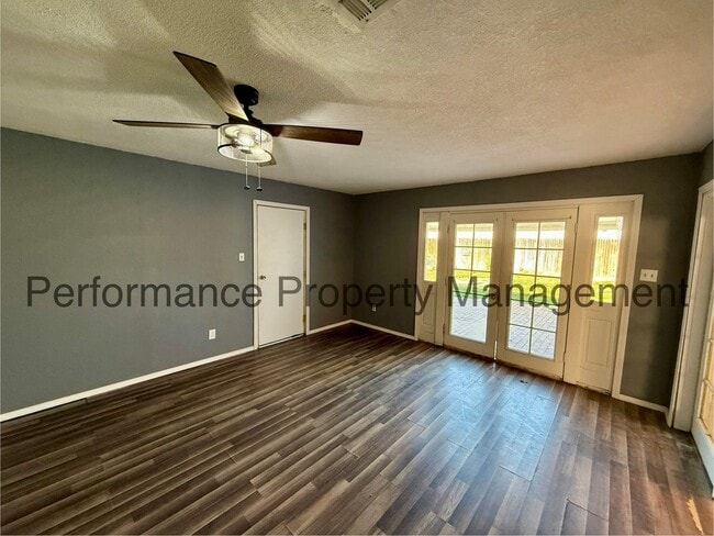 Building Photo - Stunning 4 Bed/2 Bath NE Home w/ Solar, RB...