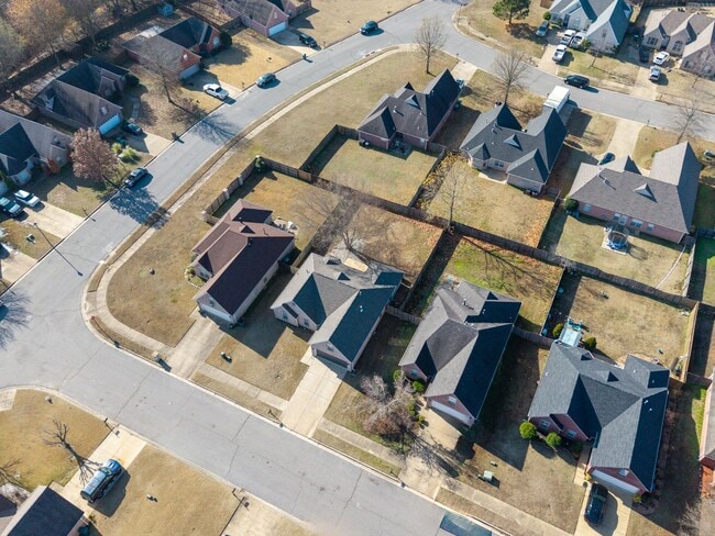 Building Photo - Updated 4bd 2 bath in Southaven