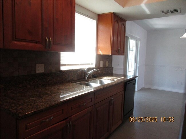 Building Photo - 17 Lago Mesa Way
