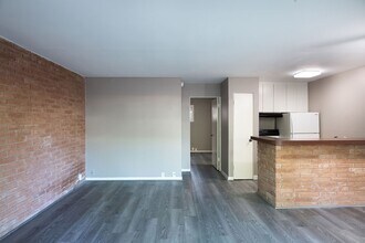 Building Photo - 1635 Kipling St