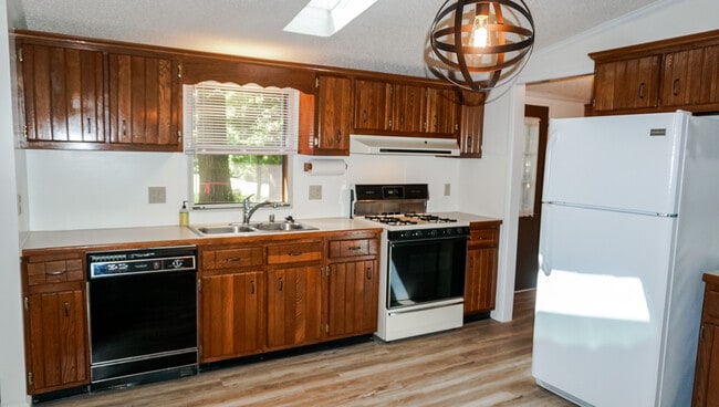 Building Photo - 7 Breakwater Dr