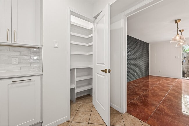 Building Photo - 13244 Trail Hollow Dr