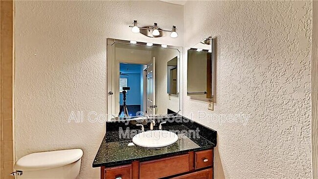 Building Photo - 10265 Gandy Blvd N