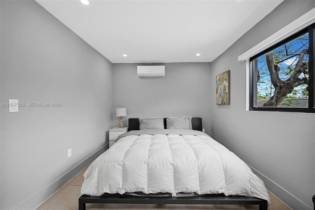 Building Photo - 145 NE 49th St