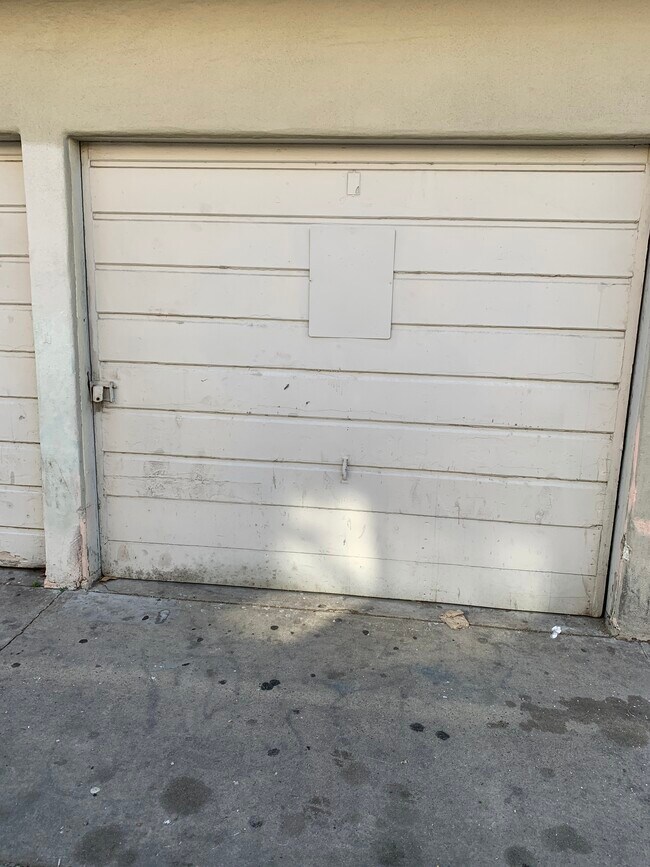 Building Photo - 1426 Pine Ave