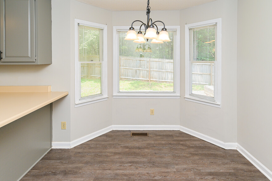 Building Photo - 157 Greenwood Dr