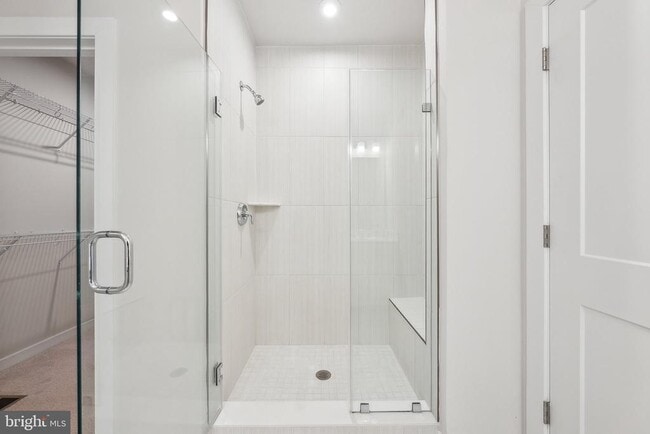Building Photo - 44603 Wolfhound Sq