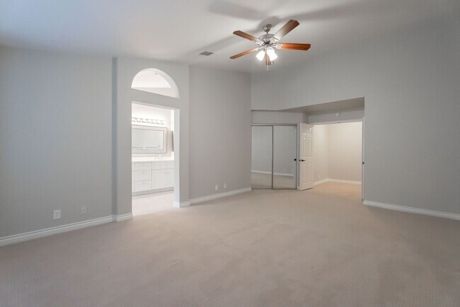 Building Photo - 10024 Sail Landing Ct