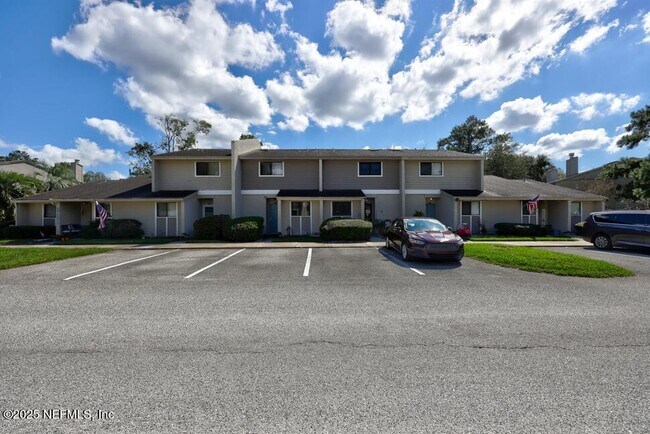 Building Photo - 3801 Crown Point Rd