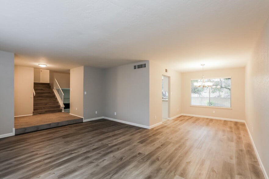 Building Photo - 1635 E Apollo Rd