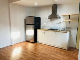 Building Photo - 3219 Gleason Ave