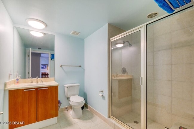 Building Photo - 1241 Riverside Dr