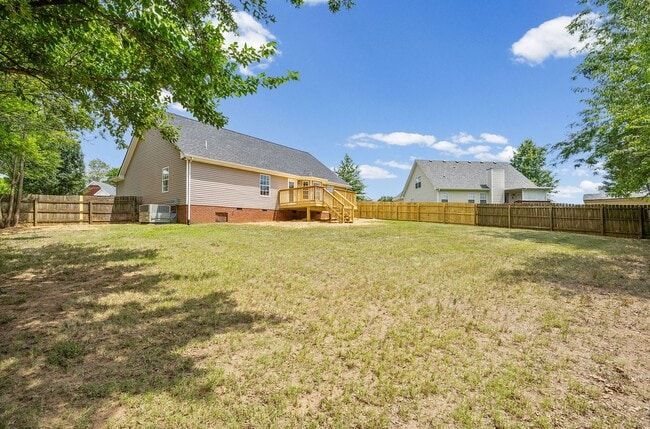Building Photo - 270 Harold Dr