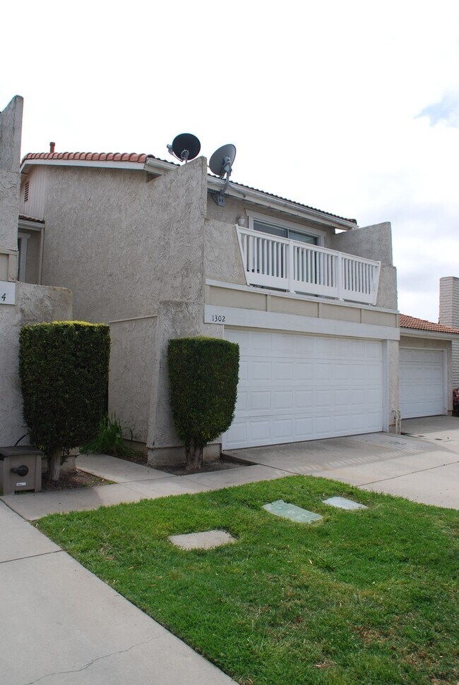 Building Photo - 1302 Gina Dr